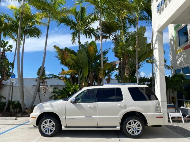 2007 Oxford White /Camel Mercury Mountaineer SUV Premier 1 OWNER (4M2EU38867U) with an 4.6L SOHC 24-Valve V8 Engine engine, Automatic transmission, located at 4701 North Dixie Hwy, Pompano Beach, FL, 33064, (954) 422-2889, 26.240938, -80.123474 - OUR WEBPAGE FLORIDACARS1.COM HAS OVER 100 PHOTOS AND FREE CARFAX LINK 2007 Mercury Mountaineer Premier 4 Door Wagon/Sport Utility 4.6L V8 F SOHC Gasoline 21 MPG Rear Wheel Drive Features ABS Brakes Air Conditioning Alloy Wheels AM/FM Stereo Audiophile Sound System Automatic Transmission Auxiliary Au- Photo#4