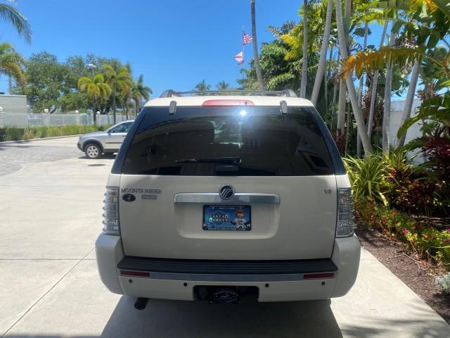 2007 Oxford White /Camel Mercury Mountaineer SUV Premier 1 OWNER (4M2EU38867U) with an 4.6L SOHC 24-Valve V8 Engine engine, Automatic transmission, located at 4701 North Dixie Hwy, Pompano Beach, FL, 33064, (954) 422-2889, 26.240938, -80.123474 - OUR WEBPAGE FLORIDACARS1.COM HAS OVER 100 PHOTOS AND FREE CARFAX LINK 2007 Mercury Mountaineer Premier 4 Door Wagon/Sport Utility 4.6L V8 F SOHC Gasoline 21 MPG Rear Wheel Drive Features ABS Brakes Air Conditioning Alloy Wheels AM/FM Stereo Audiophile Sound System Automatic Transmission Auxiliary Au- Photo#6
