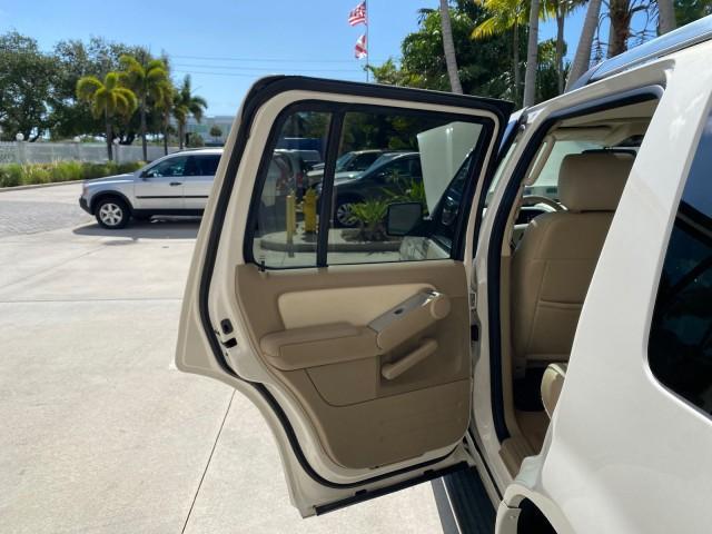 2007 Oxford White /Camel Mercury Mountaineer SUV Premier 1 OWNER (4M2EU38867U) with an 4.6L SOHC 24-Valve V8 Engine engine, Automatic transmission, located at 4701 North Dixie Hwy, Pompano Beach, FL, 33064, (954) 422-2889, 26.240938, -80.123474 - OUR WEBPAGE FLORIDACARS1.COM HAS OVER 100 PHOTOS AND FREE CARFAX LINK 2007 Mercury Mountaineer Premier 4 Door Wagon/Sport Utility 4.6L V8 F SOHC Gasoline 21 MPG Rear Wheel Drive Features ABS Brakes Air Conditioning Alloy Wheels AM/FM Stereo Audiophile Sound System Automatic Transmission Auxiliary Au- Photo#13
