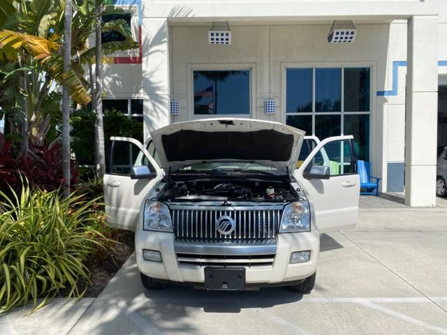 2007 Oxford White /Camel Mercury Mountaineer SUV Premier 1 OWNER (4M2EU38867U) with an 4.6L SOHC 24-Valve V8 Engine engine, Automatic transmission, located at 4701 North Dixie Hwy, Pompano Beach, FL, 33064, (954) 422-2889, 26.240938, -80.123474 - OUR WEBPAGE FLORIDACARS1.COM HAS OVER 100 PHOTOS AND FREE CARFAX LINK 2007 Mercury Mountaineer Premier 4 Door Wagon/Sport Utility 4.6L V8 F SOHC Gasoline 21 MPG Rear Wheel Drive Features ABS Brakes Air Conditioning Alloy Wheels AM/FM Stereo Audiophile Sound System Automatic Transmission Auxiliary Au- Photo#16