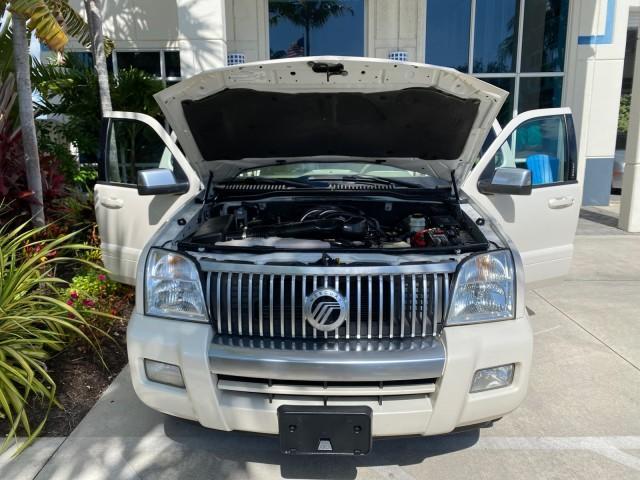 2007 Oxford White /Camel Mercury Mountaineer SUV Premier 1 OWNER (4M2EU38867U) with an 4.6L SOHC 24-Valve V8 Engine engine, Automatic transmission, located at 4701 North Dixie Hwy, Pompano Beach, FL, 33064, (954) 422-2889, 26.240938, -80.123474 - OUR WEBPAGE FLORIDACARS1.COM HAS OVER 100 PHOTOS AND FREE CARFAX LINK 2007 Mercury Mountaineer Premier 4 Door Wagon/Sport Utility 4.6L V8 F SOHC Gasoline 21 MPG Rear Wheel Drive Features ABS Brakes Air Conditioning Alloy Wheels AM/FM Stereo Audiophile Sound System Automatic Transmission Auxiliary Au- Photo#17