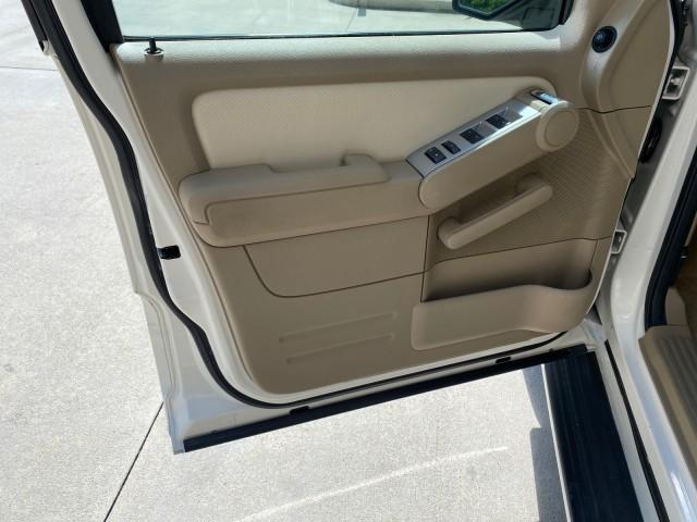 2007 Oxford White /Camel Mercury Mountaineer SUV Premier 1 OWNER (4M2EU38867U) with an 4.6L SOHC 24-Valve V8 Engine engine, Automatic transmission, located at 4701 North Dixie Hwy, Pompano Beach, FL, 33064, (954) 422-2889, 26.240938, -80.123474 - OUR WEBPAGE FLORIDACARS1.COM HAS OVER 100 PHOTOS AND FREE CARFAX LINK 2007 Mercury Mountaineer Premier 4 Door Wagon/Sport Utility 4.6L V8 F SOHC Gasoline 21 MPG Rear Wheel Drive Features ABS Brakes Air Conditioning Alloy Wheels AM/FM Stereo Audiophile Sound System Automatic Transmission Auxiliary Au- Photo#44