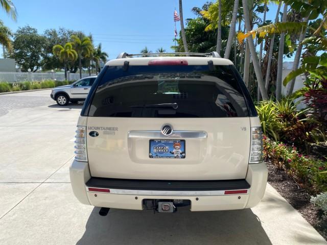 2007 Oxford White /Camel Mercury Mountaineer SUV Premier 1 OWNER (4M2EU38867U) with an 4.6L SOHC 24-Valve V8 Engine engine, Automatic transmission, located at 4701 North Dixie Hwy, Pompano Beach, FL, 33064, (954) 422-2889, 26.240938, -80.123474 - OUR WEBPAGE FLORIDACARS1.COM HAS OVER 100 PHOTOS AND FREE CARFAX LINK 2007 Mercury Mountaineer Premier 4 Door Wagon/Sport Utility 4.6L V8 F SOHC Gasoline 21 MPG Rear Wheel Drive Features ABS Brakes Air Conditioning Alloy Wheels AM/FM Stereo Audiophile Sound System Automatic Transmission Auxiliary Au- Photo#96