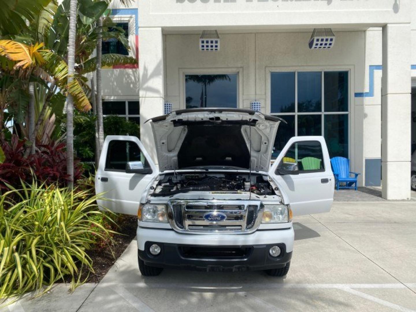 2011 Oxford White /Medium Dark Flint Ford Ranger X CAB XLT 1 OWNER FL (1FTKR1EE7BP) with an 4.0L SOHC V6 Engine engine, Automatic transmission, located at 4701 North Dixie Hwy, Pompano Beach, FL, 33064, (954) 422-2889, 26.240938, -80.123474 - OUR WEBPAGE FLORIDACARS1.COM HAS OVER 100 PHOTOS AND FREE CARFAX LINK 2011 Ford Ranger XLT 1 OWNER Club Cab Pickup 4.0L V6 F SOHC 16V Gasoline 21 MPG Rear Wheel Drive Features ABS Brakes Air Conditioning Alloy Wheels AM/FM Stereo Automatic Transmission Auxiliary Audio Input Bed Liner CD Audio Cloth- Photo#16