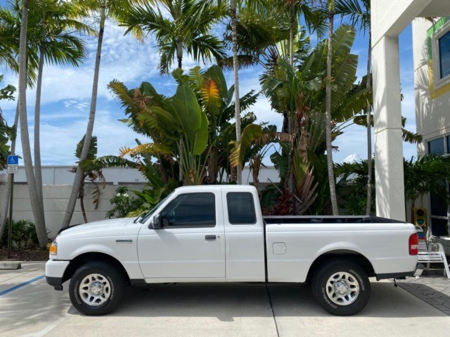 2011 Oxford White /Medium Dark Flint Ford Ranger X CAB XLT 1 OWNER FL (1FTKR1EE7BP) with an 4.0L SOHC V6 Engine engine, Automatic transmission, located at 4701 North Dixie Hwy, Pompano Beach, FL, 33064, (954) 422-2889, 26.240938, -80.123474 - OUR WEBPAGE FLORIDACARS1.COM HAS OVER 100 PHOTOS AND FREE CARFAX LINK 2011 Ford Ranger XLT 1 OWNER Club Cab Pickup 4.0L V6 F SOHC 16V Gasoline 21 MPG Rear Wheel Drive Features ABS Brakes Air Conditioning Alloy Wheels AM/FM Stereo Automatic Transmission Auxiliary Audio Input Bed Liner CD Audio Cloth- Photo#30