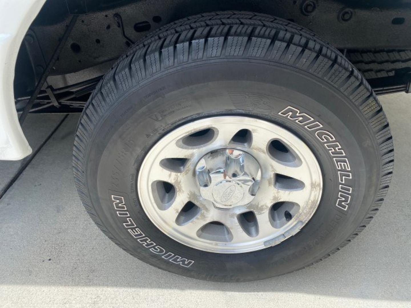 2011 Oxford White /Medium Dark Flint Ford Ranger X CAB XLT 1 OWNER FL (1FTKR1EE7BP) with an 4.0L SOHC V6 Engine engine, Automatic transmission, located at 4701 North Dixie Hwy, Pompano Beach, FL, 33064, (954) 422-2889, 26.240938, -80.123474 - OUR WEBPAGE FLORIDACARS1.COM HAS OVER 100 PHOTOS AND FREE CARFAX LINK 2011 Ford Ranger XLT 1 OWNER Club Cab Pickup 4.0L V6 F SOHC 16V Gasoline 21 MPG Rear Wheel Drive Features ABS Brakes Air Conditioning Alloy Wheels AM/FM Stereo Automatic Transmission Auxiliary Audio Input Bed Liner CD Audio Cloth- Photo#86