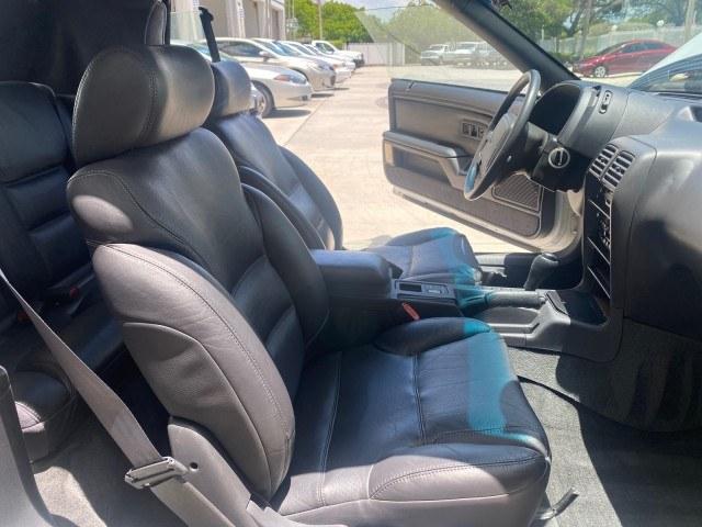 1993 White /Black Chrysler Lebaron CONV LX LOW MILES 26,305 (1C3XU5532PF) with an 3.0L SMFI 6-Cyl Engine engine, Automatic transmission, located at 4701 North Dixie Hwy, Pompano Beach, FL, 33064, (954) 422-2889, 26.240938, -80.123474 - OUR WEBPAGE FLORIDACARS1.COM HAS OVER 100 PHOTOS AND FREE CARFAX LINK 1993 Chrysler LeBaron Convertible 3.0L V6 F SOHC 12V Gasoline Front Wheel Drive Features ABS Brakes Air Conditioning Alloy Wheels AM/FM Stereo Automatic Transmission Cassette Player Cruise Control Leather Seats Power Locks Power S- Photo#12