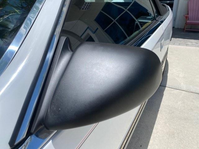 1993 White /Black Chrysler Lebaron CONV LX LOW MILES 26,305 (1C3XU5532PF) with an 3.0L SMFI 6-Cyl Engine engine, Automatic transmission, located at 4701 North Dixie Hwy, Pompano Beach, FL, 33064, (954) 422-2889, 26.240938, -80.123474 - OUR WEBPAGE FLORIDACARS1.COM HAS OVER 100 PHOTOS AND FREE CARFAX LINK 1993 Chrysler LeBaron Convertible 3.0L V6 F SOHC 12V Gasoline Front Wheel Drive Features ABS Brakes Air Conditioning Alloy Wheels AM/FM Stereo Automatic Transmission Cassette Player Cruise Control Leather Seats Power Locks Power S- Photo#39