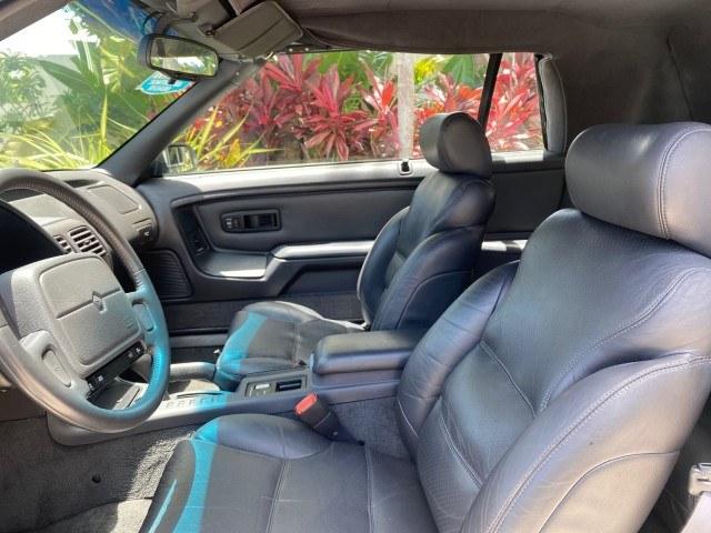 1993 White /Black Chrysler Lebaron CONV LX LOW MILES 26,305 (1C3XU5532PF) with an 3.0L SMFI 6-Cyl Engine engine, Automatic transmission, located at 4701 North Dixie Hwy, Pompano Beach, FL, 33064, (954) 422-2889, 26.240938, -80.123474 - OUR WEBPAGE FLORIDACARS1.COM HAS OVER 100 PHOTOS AND FREE CARFAX LINK 1993 Chrysler LeBaron Convertible 3.0L V6 F SOHC 12V Gasoline Front Wheel Drive Features ABS Brakes Air Conditioning Alloy Wheels AM/FM Stereo Automatic Transmission Cassette Player Cruise Control Leather Seats Power Locks Power S- Photo#43