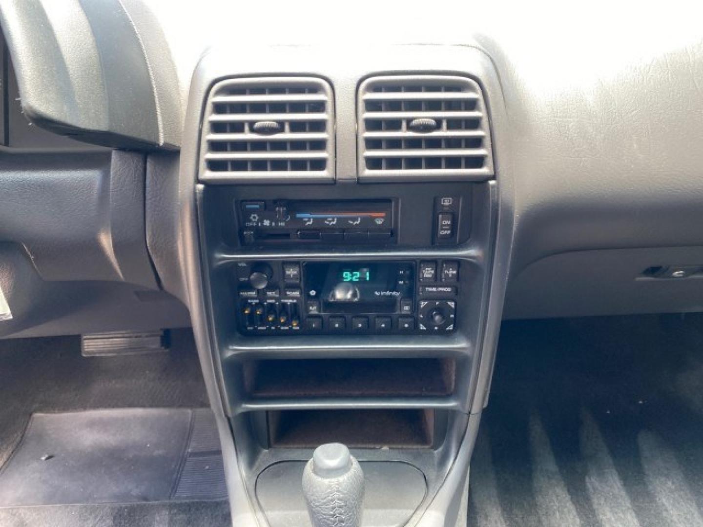 1993 White /Black Chrysler Lebaron CONV LX LOW MILES 26,305 (1C3XU5532PF) with an 3.0L SMFI 6-Cyl Engine engine, Automatic transmission, located at 4701 North Dixie Hwy, Pompano Beach, FL, 33064, (954) 422-2889, 26.240938, -80.123474 - OUR WEBPAGE FLORIDACARS1.COM HAS OVER 100 PHOTOS AND FREE CARFAX LINK 1993 Chrysler LeBaron Convertible 3.0L V6 F SOHC 12V Gasoline Front Wheel Drive Features ABS Brakes Air Conditioning Alloy Wheels AM/FM Stereo Automatic Transmission Cassette Player Cruise Control Leather Seats Power Locks Power S- Photo#58