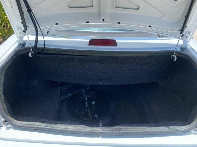1993 White /Black Chrysler Lebaron CONV LX LOW MILES 26,305 (1C3XU5532PF) with an 3.0L SMFI 6-Cyl Engine engine, Automatic transmission, located at 4701 North Dixie Hwy, Pompano Beach, FL, 33064, (954) 422-2889, 26.240938, -80.123474 - OUR WEBPAGE FLORIDACARS1.COM HAS OVER 100 PHOTOS AND FREE CARFAX LINK 1993 Chrysler LeBaron Convertible 3.0L V6 F SOHC 12V Gasoline Front Wheel Drive Features ABS Brakes Air Conditioning Alloy Wheels AM/FM Stereo Automatic Transmission Cassette Player Cruise Control Leather Seats Power Locks Power S- Photo#93