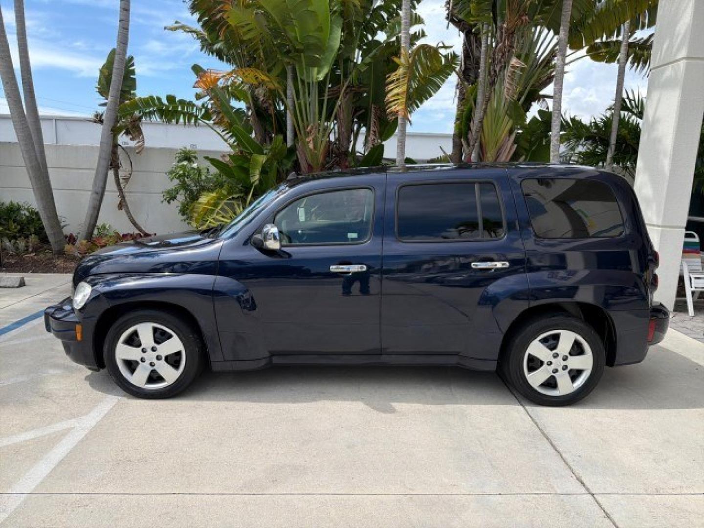 2010 Imperial Blue Metallic /Ebony Chevrolet HHR LS LOW MILES 35,304 1 OWNER (3GNBAADB7AS) with an Ecotec 2.2L VVT DOHC 4-Cyl SFI E85 Engine engine, Automatic transmission, located at 4701 North Dixie Hwy, Pompano Beach, FL, 33064, (954) 422-2889, 26.240938, -80.123474 - OUR WEBPAGE FLORIDACARS1.COM HAS OVER 100 PHOTOS AND FREE CARFAX LINK 2010 Chevrolet HHR LS 1 OWNER 4 Door Wagon/Sport Utility 2.2L I4 F DOHC 16V Flex Fuel 32 MPG Front Wheel Drive Features ABS Brakes Air Conditioning AM/FM Stereo Automatic Transmission Auxiliary Audio Input CD Audio Cloth Seats Cru- Photo#4