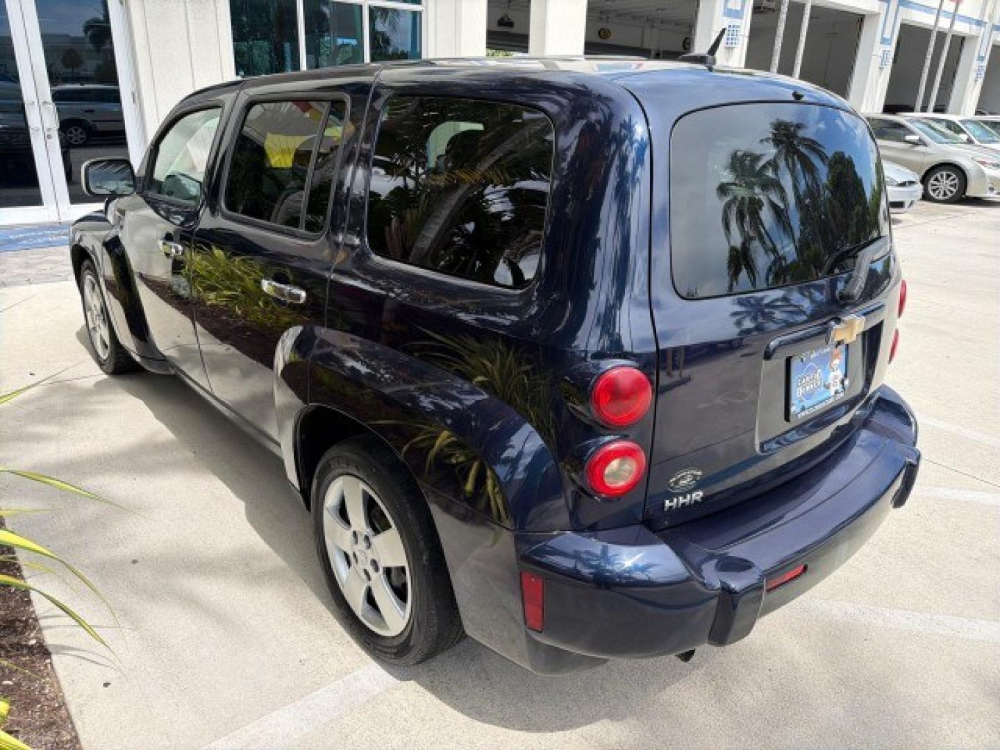 2010 Imperial Blue Metallic /Ebony Chevrolet HHR LS LOW MILES 35,304 1 OWNER (3GNBAADB7AS) with an Ecotec 2.2L VVT DOHC 4-Cyl SFI E85 Engine engine, Automatic transmission, located at 4701 North Dixie Hwy, Pompano Beach, FL, 33064, (954) 422-2889, 26.240938, -80.123474 - OUR WEBPAGE FLORIDACARS1.COM HAS OVER 100 PHOTOS AND FREE CARFAX LINK 2010 Chevrolet HHR LS 1 OWNER 4 Door Wagon/Sport Utility 2.2L I4 F DOHC 16V Flex Fuel 32 MPG Front Wheel Drive Features ABS Brakes Air Conditioning AM/FM Stereo Automatic Transmission Auxiliary Audio Input CD Audio Cloth Seats Cru- Photo#5