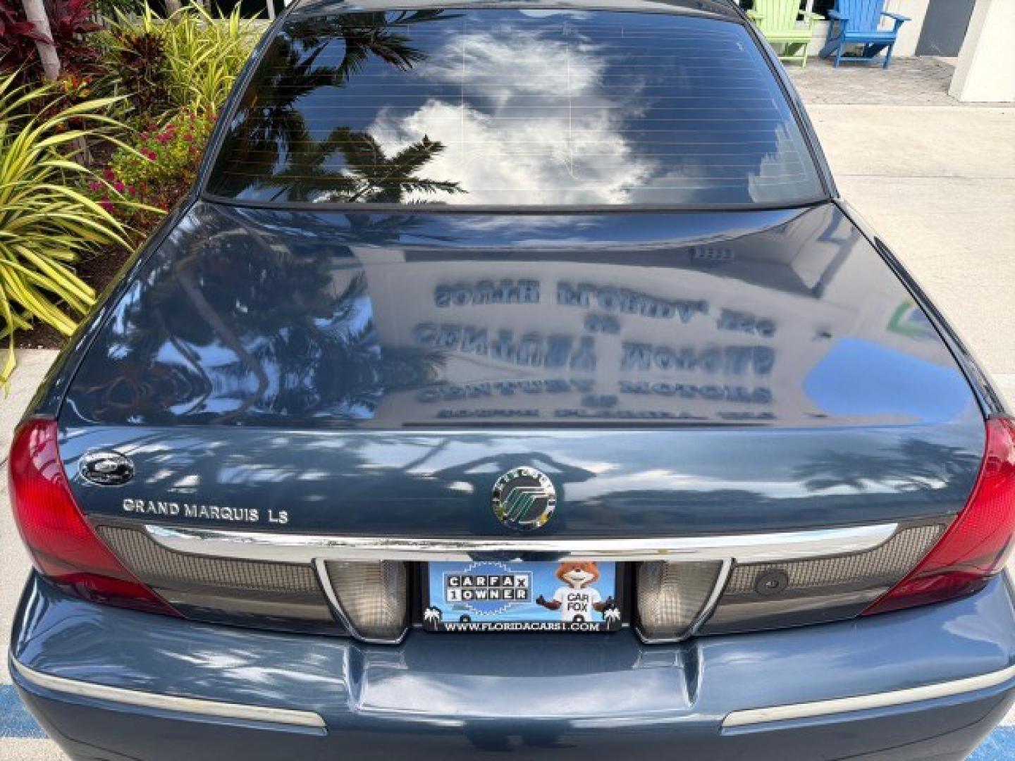 2007 Norsea Blue Pearl Metallic /Light Camel Mercury Grand Marquis LS LOW MILES 52,607 1 OWNER (2MEHM75V17X) with an 4.6L SOHC FFV V8 Engine engine, Automatic transmission, located at 4701 North Dixie Hwy, Pompano Beach, FL, 33064, (954) 422-2889, 26.240938, -80.123474 - OUR WEBPAGE FLORIDACARS1.COM HAS OVER 100 PHOTOS AND FREE CARFAX LINK 2007 Mercury Grand Marquis LS Sedan 4 DR 4.6L V8 F SOHC Flex Fuel 25 MPG Rear Wheel Drive Features ABS Brakes Air Conditioning Alloy Wheels AM/FM Stereo Automatic Transmission CD Audio Cruise Control Flex Fuel Vehicle Leather Seat- Photo#30