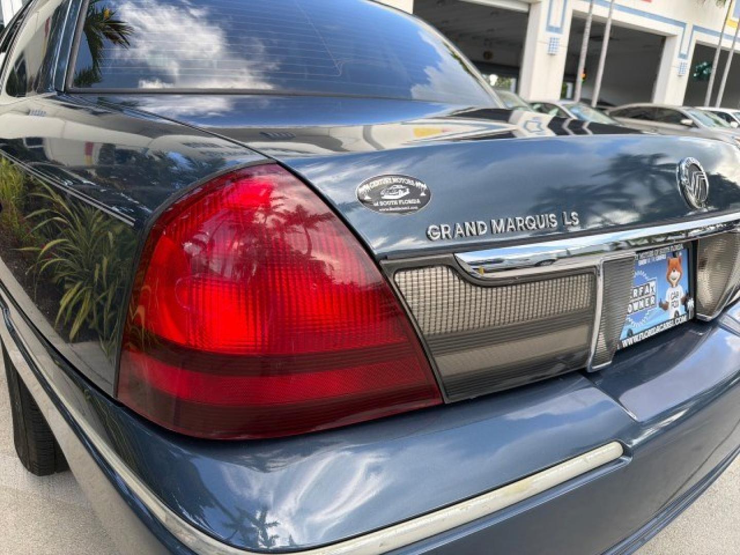 2007 Norsea Blue Pearl Metallic /Light Camel Mercury Grand Marquis LS LOW MILES 52,607 1 OWNER (2MEHM75V17X) with an 4.6L SOHC FFV V8 Engine engine, Automatic transmission, located at 4701 North Dixie Hwy, Pompano Beach, FL, 33064, (954) 422-2889, 26.240938, -80.123474 - OUR WEBPAGE FLORIDACARS1.COM HAS OVER 100 PHOTOS AND FREE CARFAX LINK 2007 Mercury Grand Marquis LS Sedan 4 DR 4.6L V8 F SOHC Flex Fuel 25 MPG Rear Wheel Drive Features ABS Brakes Air Conditioning Alloy Wheels AM/FM Stereo Automatic Transmission CD Audio Cruise Control Flex Fuel Vehicle Leather Seat- Photo#31