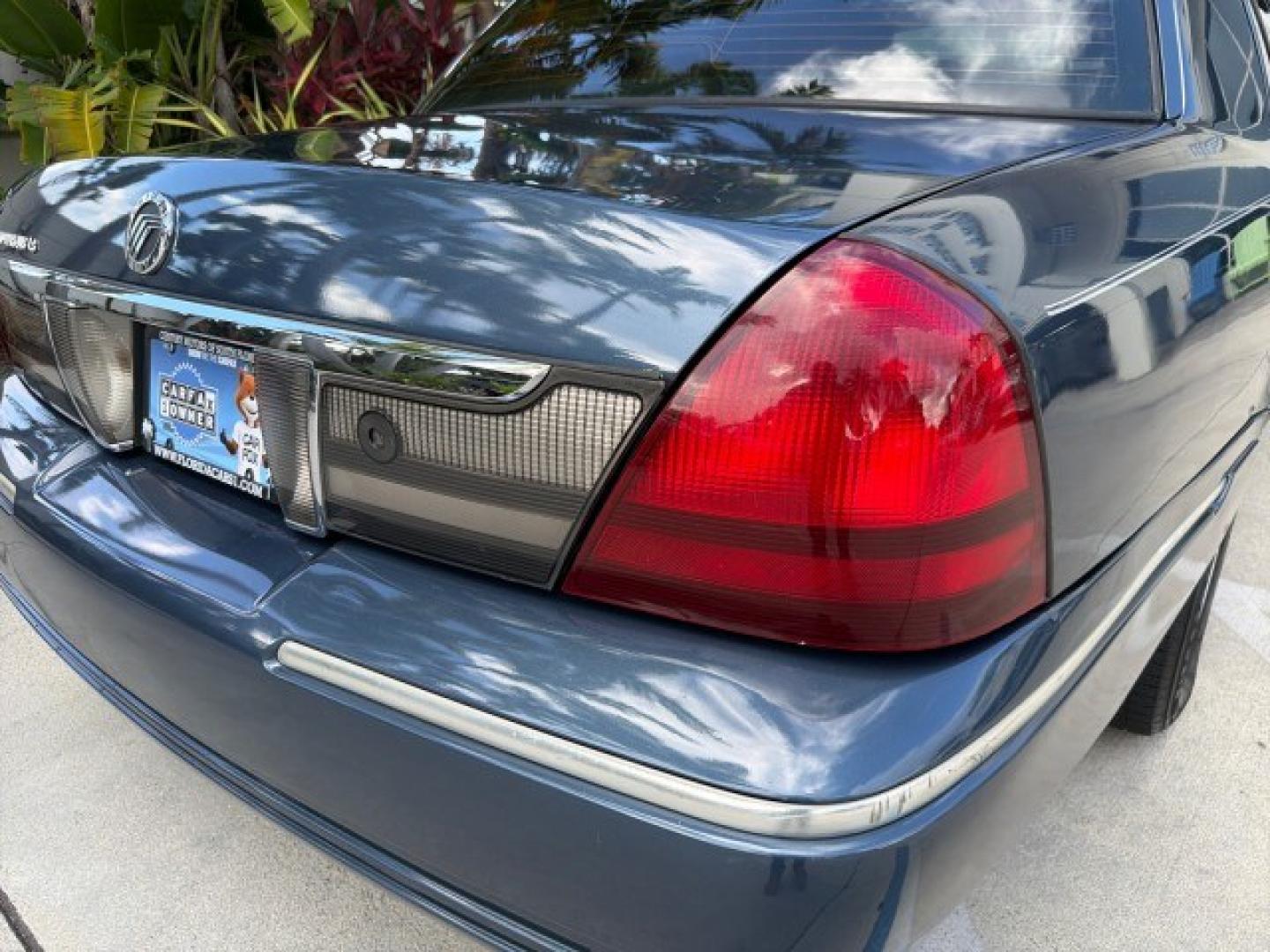 2007 Norsea Blue Pearl Metallic /Light Camel Mercury Grand Marquis LS LOW MILES 52,607 1 OWNER (2MEHM75V17X) with an 4.6L SOHC FFV V8 Engine engine, Automatic transmission, located at 4701 North Dixie Hwy, Pompano Beach, FL, 33064, (954) 422-2889, 26.240938, -80.123474 - OUR WEBPAGE FLORIDACARS1.COM HAS OVER 100 PHOTOS AND FREE CARFAX LINK 2007 Mercury Grand Marquis LS Sedan 4 DR 4.6L V8 F SOHC Flex Fuel 25 MPG Rear Wheel Drive Features ABS Brakes Air Conditioning Alloy Wheels AM/FM Stereo Automatic Transmission CD Audio Cruise Control Flex Fuel Vehicle Leather Seat- Photo#35