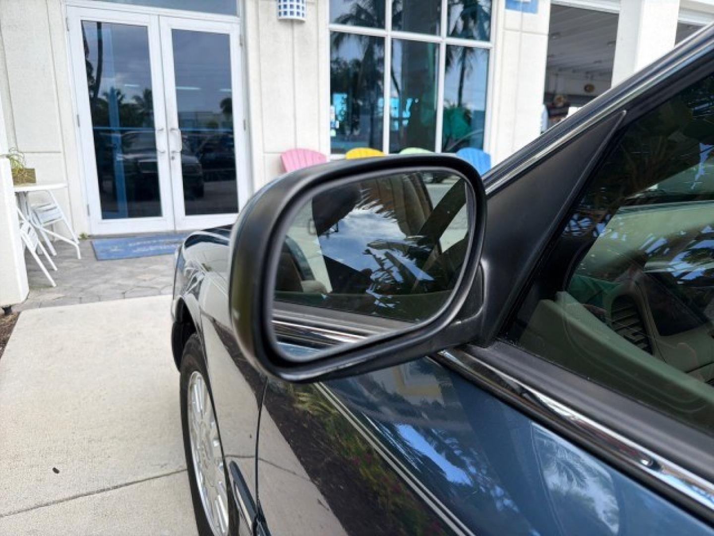 2007 Norsea Blue Pearl Metallic /Light Camel Mercury Grand Marquis LS LOW MILES 52,607 1 OWNER (2MEHM75V17X) with an 4.6L SOHC FFV V8 Engine engine, Automatic transmission, located at 4701 North Dixie Hwy, Pompano Beach, FL, 33064, (954) 422-2889, 26.240938, -80.123474 - OUR WEBPAGE FLORIDACARS1.COM HAS OVER 100 PHOTOS AND FREE CARFAX LINK 2007 Mercury Grand Marquis LS Sedan 4 DR 4.6L V8 F SOHC Flex Fuel 25 MPG Rear Wheel Drive Features ABS Brakes Air Conditioning Alloy Wheels AM/FM Stereo Automatic Transmission CD Audio Cruise Control Flex Fuel Vehicle Leather Seat- Photo#43