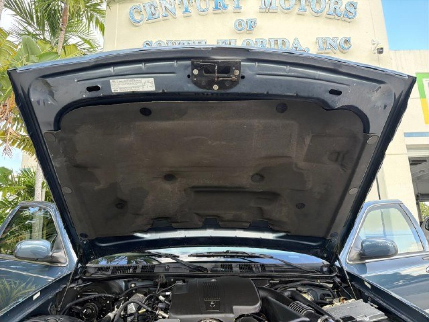 2007 Norsea Blue Pearl Metallic /Light Camel Mercury Grand Marquis LS LOW MILES 52,607 1 OWNER (2MEHM75V17X) with an 4.6L SOHC FFV V8 Engine engine, Automatic transmission, located at 4701 North Dixie Hwy, Pompano Beach, FL, 33064, (954) 422-2889, 26.240938, -80.123474 - OUR WEBPAGE FLORIDACARS1.COM HAS OVER 100 PHOTOS AND FREE CARFAX LINK 2007 Mercury Grand Marquis LS Sedan 4 DR 4.6L V8 F SOHC Flex Fuel 25 MPG Rear Wheel Drive Features ABS Brakes Air Conditioning Alloy Wheels AM/FM Stereo Automatic Transmission CD Audio Cruise Control Flex Fuel Vehicle Leather Seat- Photo#53
