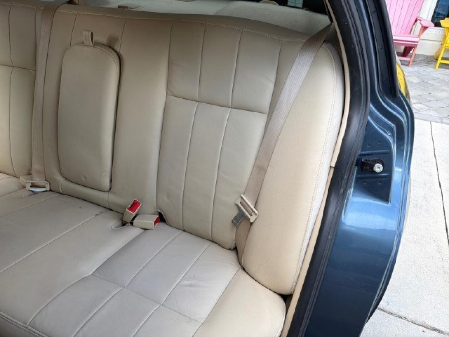 2007 Norsea Blue Pearl Metallic /Light Camel Mercury Grand Marquis LS LOW MILES 52,607 1 OWNER (2MEHM75V17X) with an 4.6L SOHC FFV V8 Engine engine, Automatic transmission, located at 4701 North Dixie Hwy, Pompano Beach, FL, 33064, (954) 422-2889, 26.240938, -80.123474 - OUR WEBPAGE FLORIDACARS1.COM HAS OVER 100 PHOTOS AND FREE CARFAX LINK 2007 Mercury Grand Marquis LS Sedan 4 DR 4.6L V8 F SOHC Flex Fuel 25 MPG Rear Wheel Drive Features ABS Brakes Air Conditioning Alloy Wheels AM/FM Stereo Automatic Transmission CD Audio Cruise Control Flex Fuel Vehicle Leather Seat- Photo#89