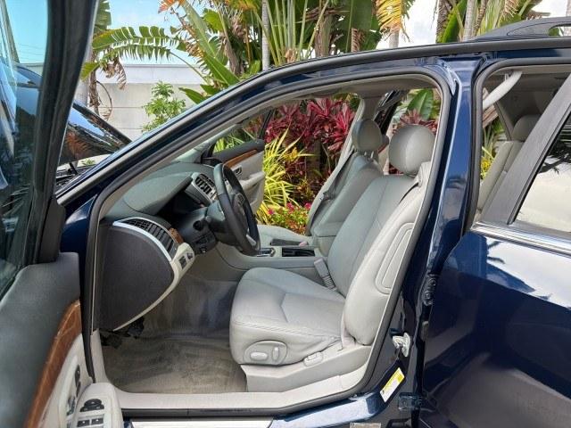 2008 Blue Chip /Cashmere/Cocoa Cadillac SRX SUNROOF LOW MILES 52,938 (1GYEE637380) with an 3.6L VVT V6 SFI Engine engine, Automatic transmission, located at 4701 North Dixie Hwy, Pompano Beach, FL, 33064, (954) 422-2889, 26.240938, -80.123474 - OUR WEBPAGE FLORIDACARS1.COM HAS OVER 100 PHOTOS AND FREE CARFAX LINK 2008 Cadillac SRX V6 4 Door Wagon/Sport Utility 3.6L V6 F Gasoline 24 MPG Rear Wheel Drive Features ABS Brakes Air Conditioning Alloy Wheels AM/FM Stereo Automatic Transmission Auxiliary Audio Input BOSE Sound System CD Audio Crui- Photo#10