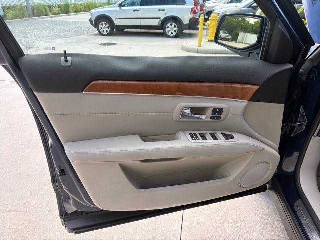 2008 Blue Chip /Cashmere/Cocoa Cadillac SRX SUNROOF LOW MILES 52,938 (1GYEE637380) with an 3.6L VVT V6 SFI Engine engine, Automatic transmission, located at 4701 North Dixie Hwy, Pompano Beach, FL, 33064, (954) 422-2889, 26.240938, -80.123474 - OUR WEBPAGE FLORIDACARS1.COM HAS OVER 100 PHOTOS AND FREE CARFAX LINK 2008 Cadillac SRX V6 4 Door Wagon/Sport Utility 3.6L V6 F Gasoline 24 MPG Rear Wheel Drive Features ABS Brakes Air Conditioning Alloy Wheels AM/FM Stereo Automatic Transmission Auxiliary Audio Input BOSE Sound System CD Audio Crui- Photo#11