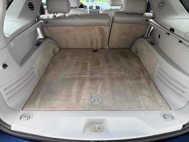 2008 Blue Chip /Cashmere/Cocoa Cadillac SRX SUNROOF LOW MILES 52,938 (1GYEE637380) with an 3.6L VVT V6 SFI Engine engine, Automatic transmission, located at 4701 North Dixie Hwy, Pompano Beach, FL, 33064, (954) 422-2889, 26.240938, -80.123474 - OUR WEBPAGE FLORIDACARS1.COM HAS OVER 100 PHOTOS AND FREE CARFAX LINK 2008 Cadillac SRX V6 4 Door Wagon/Sport Utility 3.6L V6 F Gasoline 24 MPG Rear Wheel Drive Features ABS Brakes Air Conditioning Alloy Wheels AM/FM Stereo Automatic Transmission Auxiliary Audio Input BOSE Sound System CD Audio Crui- Photo#18