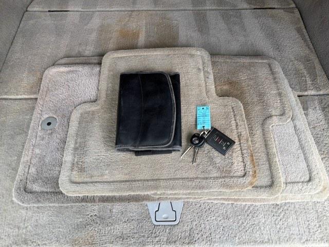 2008 Blue Chip /Cashmere/Cocoa Cadillac SRX SUNROOF LOW MILES 52,938 (1GYEE637380) with an 3.6L VVT V6 SFI Engine engine, Automatic transmission, located at 4701 North Dixie Hwy, Pompano Beach, FL, 33064, (954) 422-2889, 26.240938, -80.123474 - OUR WEBPAGE FLORIDACARS1.COM HAS OVER 100 PHOTOS AND FREE CARFAX LINK 2008 Cadillac SRX V6 4 Door Wagon/Sport Utility 3.6L V6 F Gasoline 24 MPG Rear Wheel Drive Features ABS Brakes Air Conditioning Alloy Wheels AM/FM Stereo Automatic Transmission Auxiliary Audio Input BOSE Sound System CD Audio Crui- Photo#23
