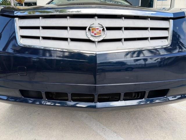 2008 Blue Chip /Cashmere/Cocoa Cadillac SRX SUNROOF LOW MILES 52,938 (1GYEE637380) with an 3.6L VVT V6 SFI Engine engine, Automatic transmission, located at 4701 North Dixie Hwy, Pompano Beach, FL, 33064, (954) 422-2889, 26.240938, -80.123474 - OUR WEBPAGE FLORIDACARS1.COM HAS OVER 100 PHOTOS AND FREE CARFAX LINK 2008 Cadillac SRX V6 4 Door Wagon/Sport Utility 3.6L V6 F Gasoline 24 MPG Rear Wheel Drive Features ABS Brakes Air Conditioning Alloy Wheels AM/FM Stereo Automatic Transmission Auxiliary Audio Input BOSE Sound System CD Audio Crui- Photo#27