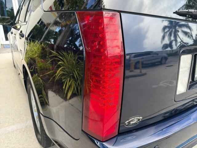 2008 Blue Chip /Cashmere/Cocoa Cadillac SRX SUNROOF LOW MILES 52,938 (1GYEE637380) with an 3.6L VVT V6 SFI Engine engine, Automatic transmission, located at 4701 North Dixie Hwy, Pompano Beach, FL, 33064, (954) 422-2889, 26.240938, -80.123474 - OUR WEBPAGE FLORIDACARS1.COM HAS OVER 100 PHOTOS AND FREE CARFAX LINK 2008 Cadillac SRX V6 4 Door Wagon/Sport Utility 3.6L V6 F Gasoline 24 MPG Rear Wheel Drive Features ABS Brakes Air Conditioning Alloy Wheels AM/FM Stereo Automatic Transmission Auxiliary Audio Input BOSE Sound System CD Audio Crui- Photo#31