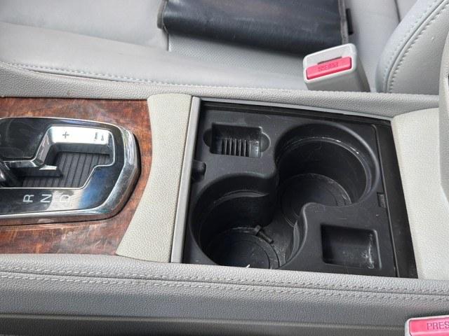 2008 Blue Chip /Cashmere/Cocoa Cadillac SRX SUNROOF LOW MILES 52,938 (1GYEE637380) with an 3.6L VVT V6 SFI Engine engine, Automatic transmission, located at 4701 North Dixie Hwy, Pompano Beach, FL, 33064, (954) 422-2889, 26.240938, -80.123474 - OUR WEBPAGE FLORIDACARS1.COM HAS OVER 100 PHOTOS AND FREE CARFAX LINK 2008 Cadillac SRX V6 4 Door Wagon/Sport Utility 3.6L V6 F Gasoline 24 MPG Rear Wheel Drive Features ABS Brakes Air Conditioning Alloy Wheels AM/FM Stereo Automatic Transmission Auxiliary Audio Input BOSE Sound System CD Audio Crui- Photo#89