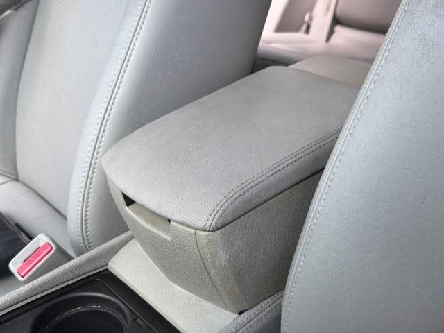 2008 Blue Chip /Cashmere/Cocoa Cadillac SRX SUNROOF LOW MILES 52,938 (1GYEE637380) with an 3.6L VVT V6 SFI Engine engine, Automatic transmission, located at 4701 North Dixie Hwy, Pompano Beach, FL, 33064, (954) 422-2889, 26.240938, -80.123474 - OUR WEBPAGE FLORIDACARS1.COM HAS OVER 100 PHOTOS AND FREE CARFAX LINK 2008 Cadillac SRX V6 4 Door Wagon/Sport Utility 3.6L V6 F Gasoline 24 MPG Rear Wheel Drive Features ABS Brakes Air Conditioning Alloy Wheels AM/FM Stereo Automatic Transmission Auxiliary Audio Input BOSE Sound System CD Audio Crui- Photo#90