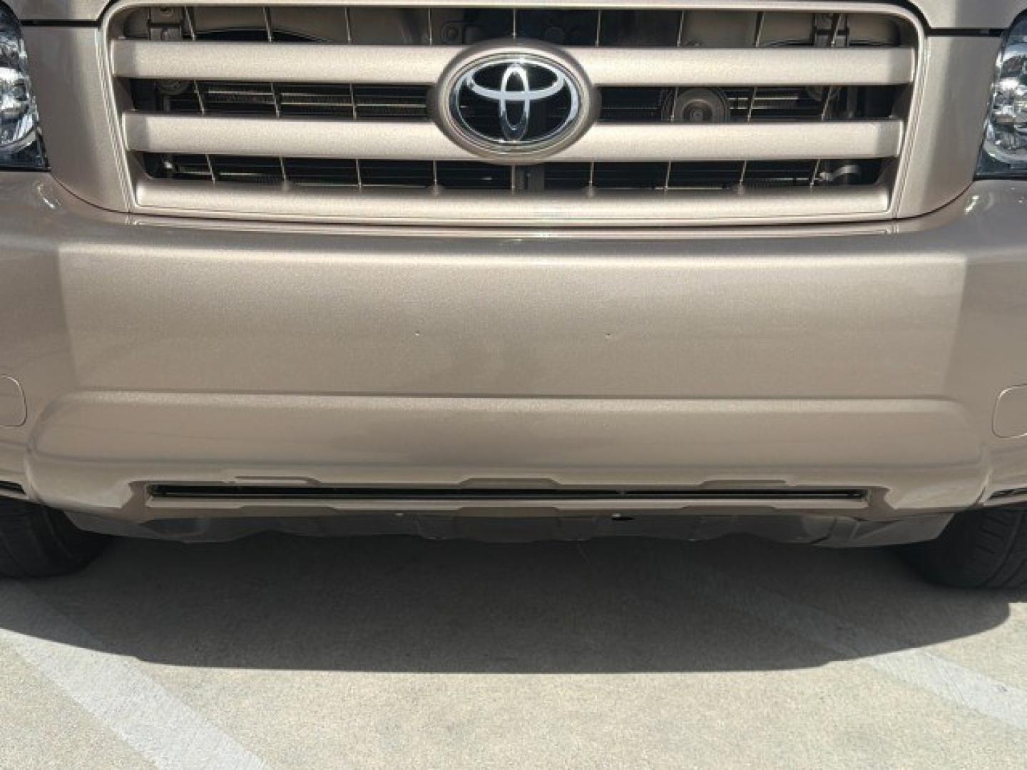 2007 Sonora Gold Pearl /Ivory Toyota Highlander LOW MILES 58,814 1 OWNER (JTEGD21A270) with an 2.4L DOHC SFI 16-Valve VVT-i 4-Cyl Engine engine, Automatic transmission, located at 4701 North Dixie Hwy, Pompano Beach, FL, 33064, (954) 422-2889, 26.240938, -80.123474 - OUR WEBPAGE FLORIDACARS1.COM HAS OVER 100 PHOTOS AND FREE CARFAX LINK 2007 Toyota Highlander 1 OWNER 4 Door Wagon/Sport Utility 2.4L I4 F DOHC 16V Gasoline 28 MPG Front Wheel Drive Features ABS Brakes Air Conditioning AM/FM Stereo Automatic Transmission Cassette Player CD Audio Cloth Seats Cruise Co- Photo#27