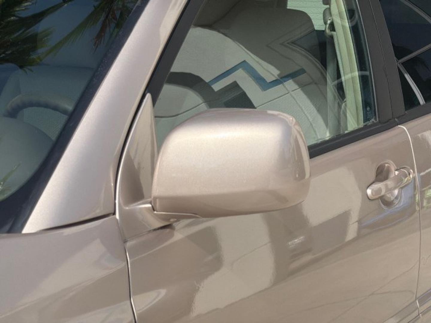 2007 Sonora Gold Pearl /Ivory Toyota Highlander LOW MILES 58,814 1 OWNER (JTEGD21A270) with an 2.4L DOHC SFI 16-Valve VVT-i 4-Cyl Engine engine, Automatic transmission, located at 4701 North Dixie Hwy, Pompano Beach, FL, 33064, (954) 422-2889, 26.240938, -80.123474 - OUR WEBPAGE FLORIDACARS1.COM HAS OVER 100 PHOTOS AND FREE CARFAX LINK 2007 Toyota Highlander 1 OWNER 4 Door Wagon/Sport Utility 2.4L I4 F DOHC 16V Gasoline 28 MPG Front Wheel Drive Features ABS Brakes Air Conditioning AM/FM Stereo Automatic Transmission Cassette Player CD Audio Cloth Seats Cruise Co- Photo#33