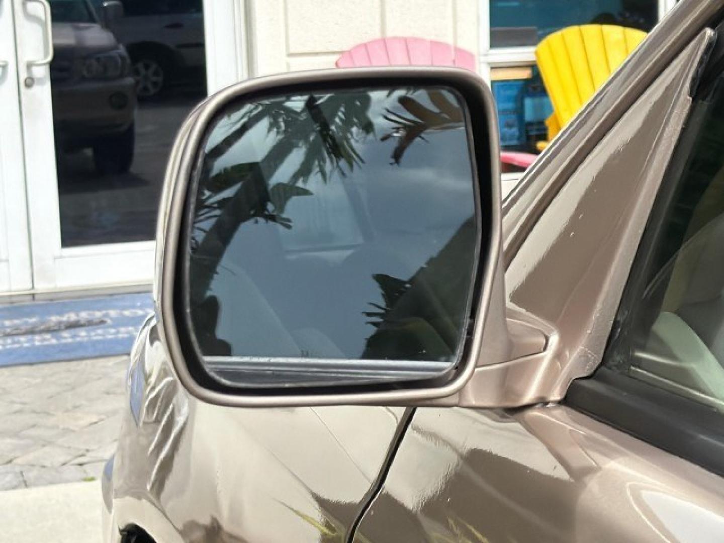 2007 Sonora Gold Pearl /Ivory Toyota Highlander LOW MILES 58,814 1 OWNER (JTEGD21A270) with an 2.4L DOHC SFI 16-Valve VVT-i 4-Cyl Engine engine, Automatic transmission, located at 4701 North Dixie Hwy, Pompano Beach, FL, 33064, (954) 422-2889, 26.240938, -80.123474 - OUR WEBPAGE FLORIDACARS1.COM HAS OVER 100 PHOTOS AND FREE CARFAX LINK 2007 Toyota Highlander 1 OWNER 4 Door Wagon/Sport Utility 2.4L I4 F DOHC 16V Gasoline 28 MPG Front Wheel Drive Features ABS Brakes Air Conditioning AM/FM Stereo Automatic Transmission Cassette Player CD Audio Cloth Seats Cruise Co- Photo#41