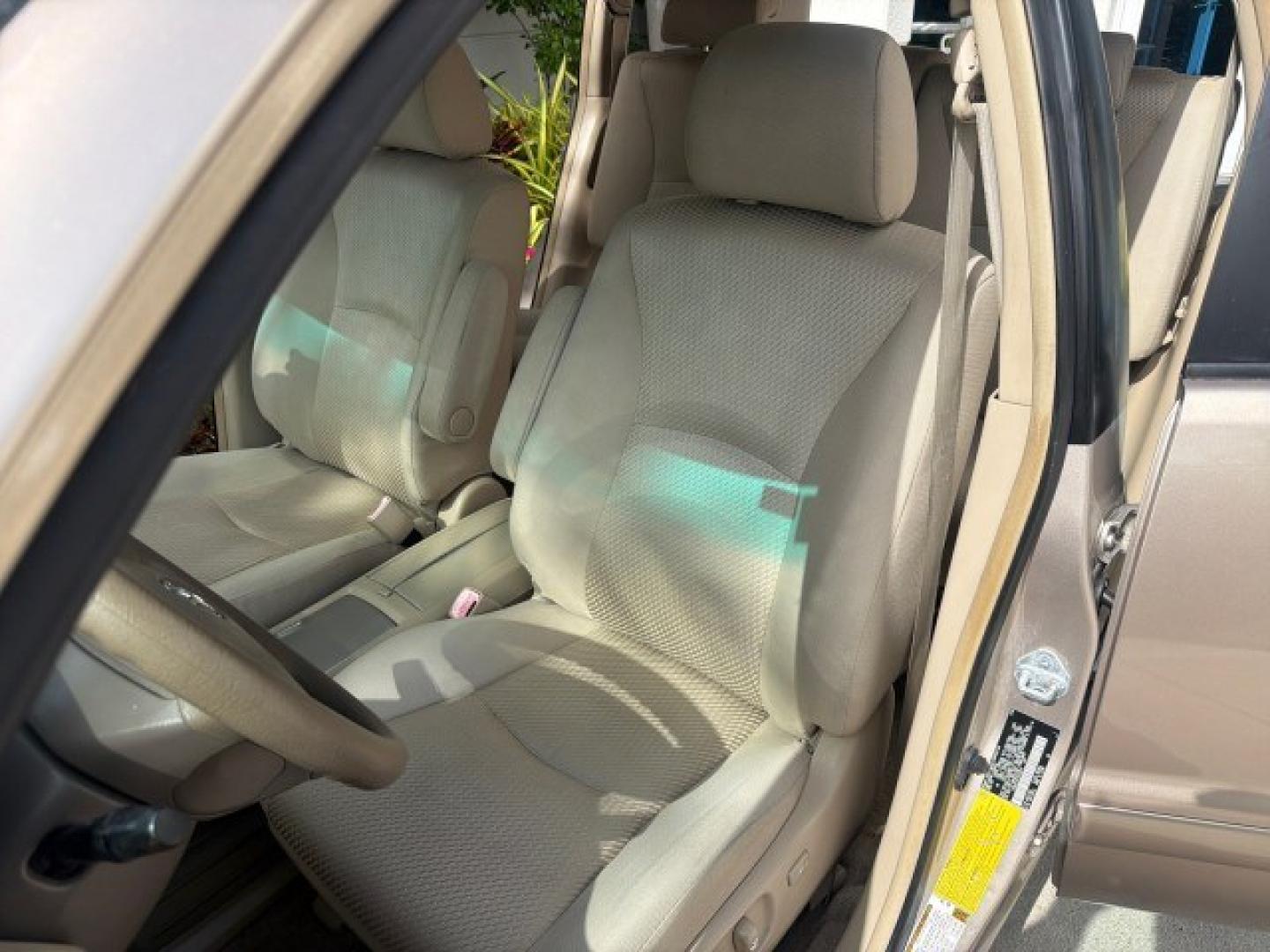 2007 Sonora Gold Pearl /Ivory Toyota Highlander LOW MILES 58,814 1 OWNER (JTEGD21A270) with an 2.4L DOHC SFI 16-Valve VVT-i 4-Cyl Engine engine, Automatic transmission, located at 4701 North Dixie Hwy, Pompano Beach, FL, 33064, (954) 422-2889, 26.240938, -80.123474 - OUR WEBPAGE FLORIDACARS1.COM HAS OVER 100 PHOTOS AND FREE CARFAX LINK 2007 Toyota Highlander 1 OWNER 4 Door Wagon/Sport Utility 2.4L I4 F DOHC 16V Gasoline 28 MPG Front Wheel Drive Features ABS Brakes Air Conditioning AM/FM Stereo Automatic Transmission Cassette Player CD Audio Cloth Seats Cruise Co- Photo#66