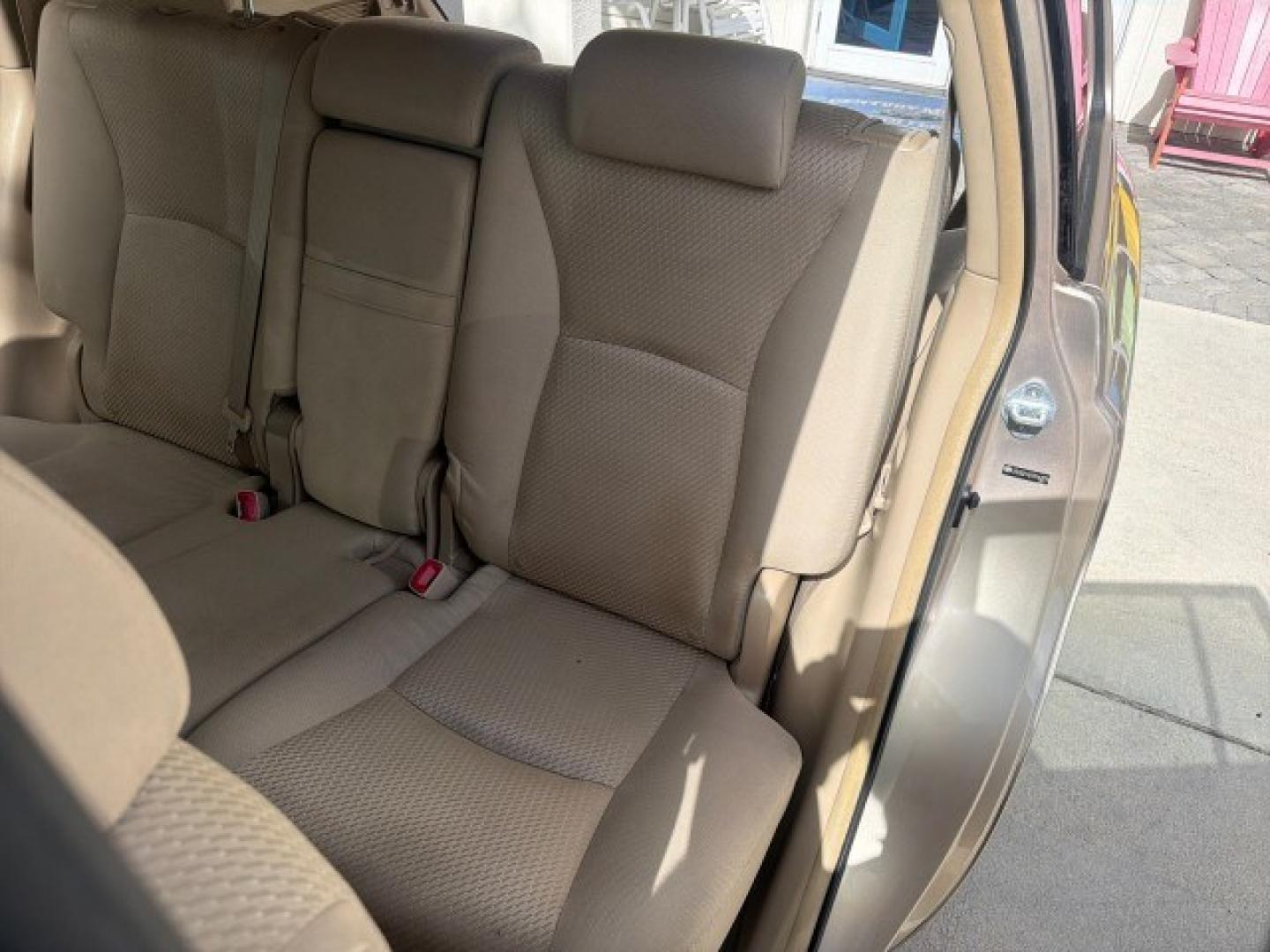 2007 Sonora Gold Pearl /Ivory Toyota Highlander LOW MILES 58,814 1 OWNER (JTEGD21A270) with an 2.4L DOHC SFI 16-Valve VVT-i 4-Cyl Engine engine, Automatic transmission, located at 4701 North Dixie Hwy, Pompano Beach, FL, 33064, (954) 422-2889, 26.240938, -80.123474 - OUR WEBPAGE FLORIDACARS1.COM HAS OVER 100 PHOTOS AND FREE CARFAX LINK 2007 Toyota Highlander 1 OWNER 4 Door Wagon/Sport Utility 2.4L I4 F DOHC 16V Gasoline 28 MPG Front Wheel Drive Features ABS Brakes Air Conditioning AM/FM Stereo Automatic Transmission Cassette Player CD Audio Cloth Seats Cruise Co- Photo#67
