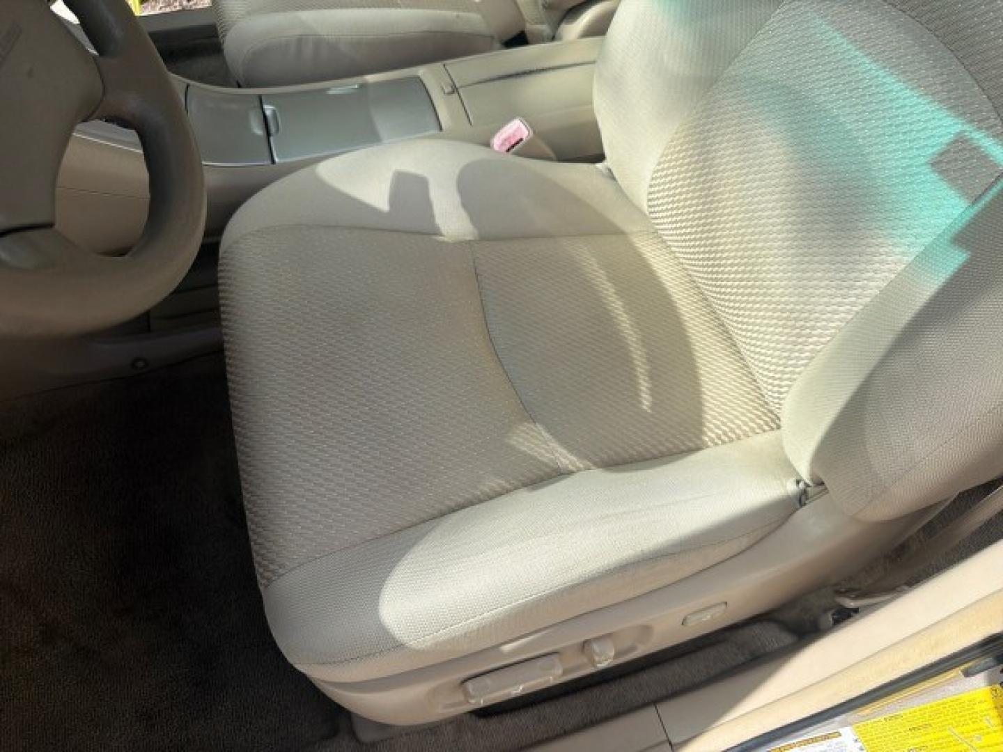 2007 Sonora Gold Pearl /Ivory Toyota Highlander LOW MILES 58,814 1 OWNER (JTEGD21A270) with an 2.4L DOHC SFI 16-Valve VVT-i 4-Cyl Engine engine, Automatic transmission, located at 4701 North Dixie Hwy, Pompano Beach, FL, 33064, (954) 422-2889, 26.240938, -80.123474 - OUR WEBPAGE FLORIDACARS1.COM HAS OVER 100 PHOTOS AND FREE CARFAX LINK 2007 Toyota Highlander 1 OWNER 4 Door Wagon/Sport Utility 2.4L I4 F DOHC 16V Gasoline 28 MPG Front Wheel Drive Features ABS Brakes Air Conditioning AM/FM Stereo Automatic Transmission Cassette Player CD Audio Cloth Seats Cruise Co- Photo#68