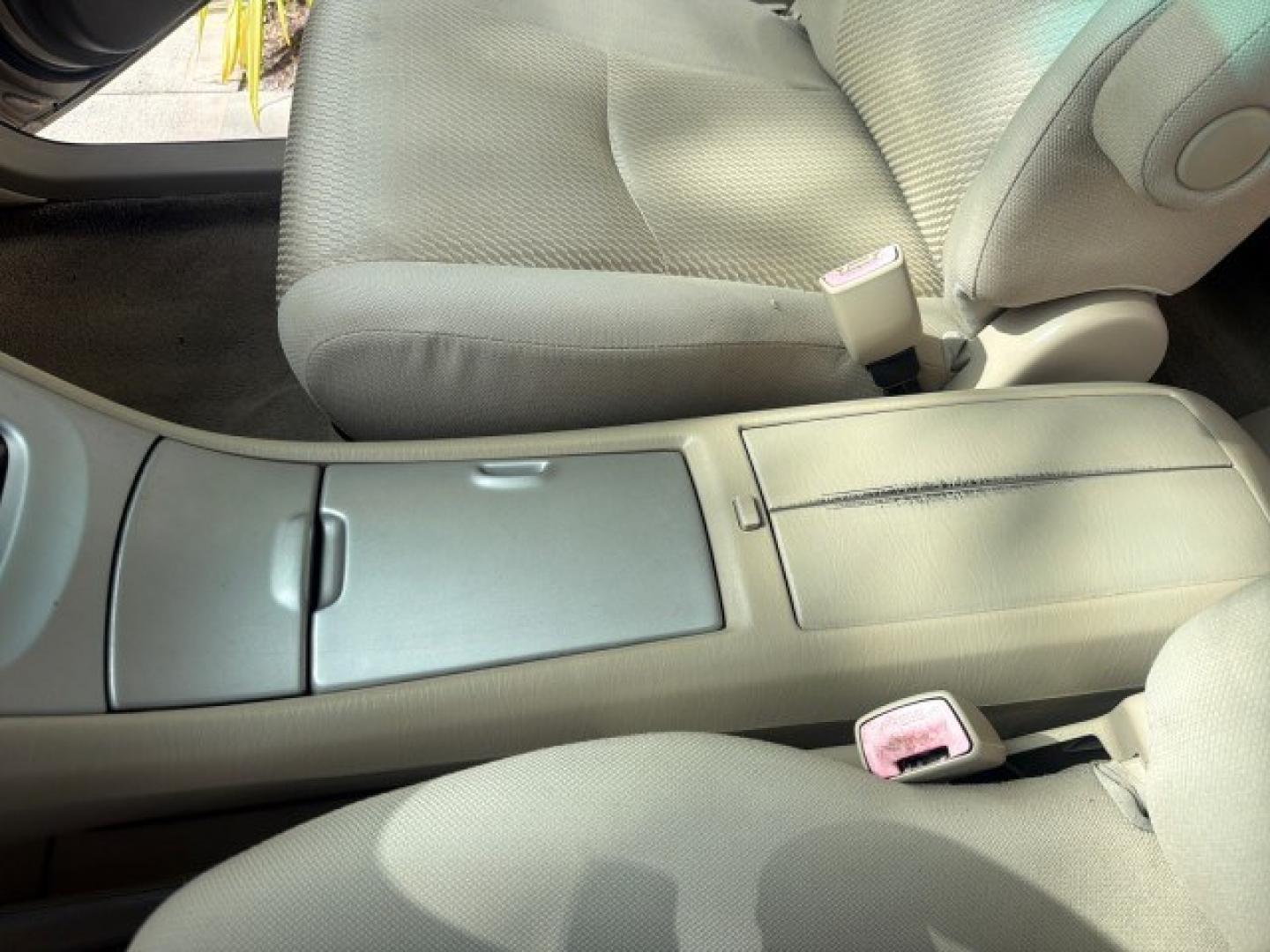 2007 Sonora Gold Pearl /Ivory Toyota Highlander LOW MILES 58,814 1 OWNER (JTEGD21A270) with an 2.4L DOHC SFI 16-Valve VVT-i 4-Cyl Engine engine, Automatic transmission, located at 4701 North Dixie Hwy, Pompano Beach, FL, 33064, (954) 422-2889, 26.240938, -80.123474 - OUR WEBPAGE FLORIDACARS1.COM HAS OVER 100 PHOTOS AND FREE CARFAX LINK 2007 Toyota Highlander 1 OWNER 4 Door Wagon/Sport Utility 2.4L I4 F DOHC 16V Gasoline 28 MPG Front Wheel Drive Features ABS Brakes Air Conditioning AM/FM Stereo Automatic Transmission Cassette Player CD Audio Cloth Seats Cruise Co- Photo#87
