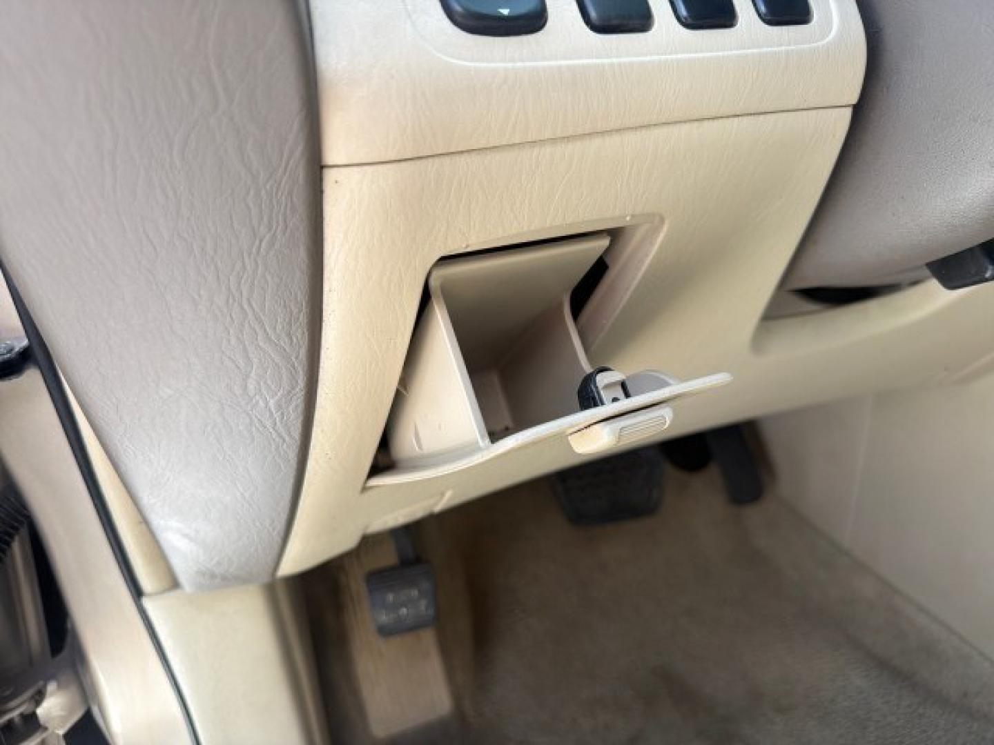 2007 Sonora Gold Pearl /Ivory Toyota Highlander LOW MILES 58,814 1 OWNER (JTEGD21A270) with an 2.4L DOHC SFI 16-Valve VVT-i 4-Cyl Engine engine, Automatic transmission, located at 4701 North Dixie Hwy, Pompano Beach, FL, 33064, (954) 422-2889, 26.240938, -80.123474 - OUR WEBPAGE FLORIDACARS1.COM HAS OVER 100 PHOTOS AND FREE CARFAX LINK 2007 Toyota Highlander 1 OWNER 4 Door Wagon/Sport Utility 2.4L I4 F DOHC 16V Gasoline 28 MPG Front Wheel Drive Features ABS Brakes Air Conditioning AM/FM Stereo Automatic Transmission Cassette Player CD Audio Cloth Seats Cruise Co- Photo#88