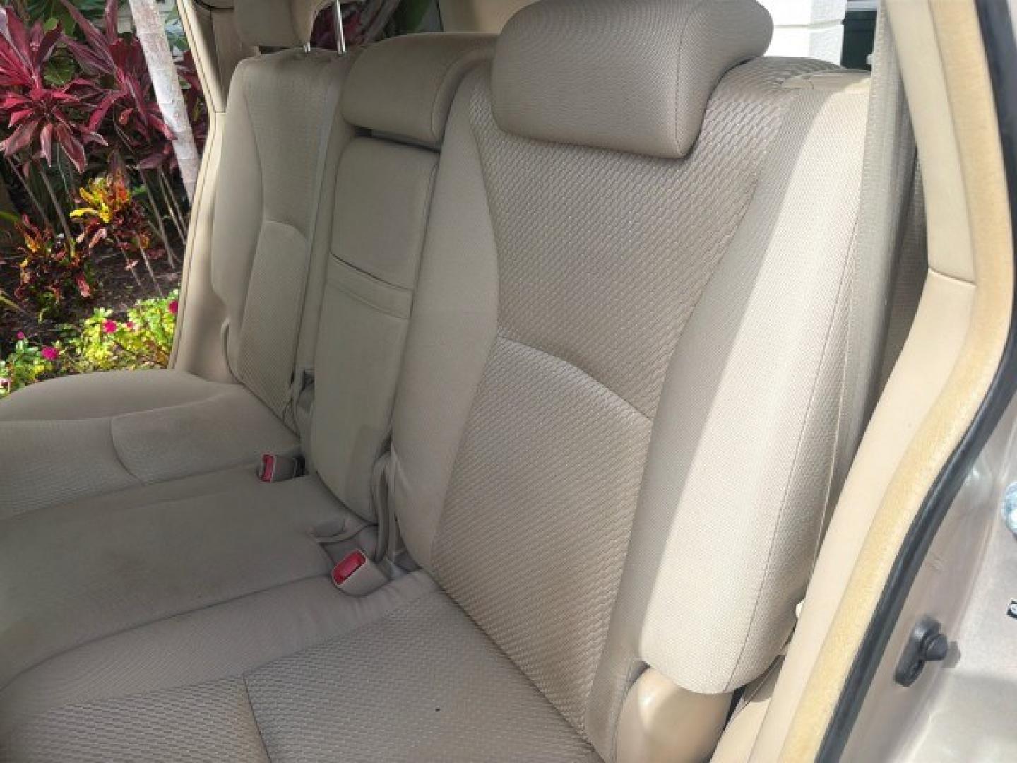 2007 Sonora Gold Pearl /Ivory Toyota Highlander LOW MILES 58,814 1 OWNER (JTEGD21A270) with an 2.4L DOHC SFI 16-Valve VVT-i 4-Cyl Engine engine, Automatic transmission, located at 4701 North Dixie Hwy, Pompano Beach, FL, 33064, (954) 422-2889, 26.240938, -80.123474 - OUR WEBPAGE FLORIDACARS1.COM HAS OVER 100 PHOTOS AND FREE CARFAX LINK 2007 Toyota Highlander 1 OWNER 4 Door Wagon/Sport Utility 2.4L I4 F DOHC 16V Gasoline 28 MPG Front Wheel Drive Features ABS Brakes Air Conditioning AM/FM Stereo Automatic Transmission Cassette Player CD Audio Cloth Seats Cruise Co- Photo#94