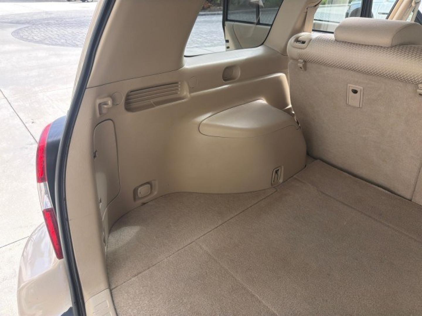 2007 Sonora Gold Pearl /Ivory Toyota Highlander LOW MILES 58,814 1 OWNER (JTEGD21A270) with an 2.4L DOHC SFI 16-Valve VVT-i 4-Cyl Engine engine, Automatic transmission, located at 4701 North Dixie Hwy, Pompano Beach, FL, 33064, (954) 422-2889, 26.240938, -80.123474 - OUR WEBPAGE FLORIDACARS1.COM HAS OVER 100 PHOTOS AND FREE CARFAX LINK 2007 Toyota Highlander 1 OWNER 4 Door Wagon/Sport Utility 2.4L I4 F DOHC 16V Gasoline 28 MPG Front Wheel Drive Features ABS Brakes Air Conditioning AM/FM Stereo Automatic Transmission Cassette Player CD Audio Cloth Seats Cruise Co- Photo#95