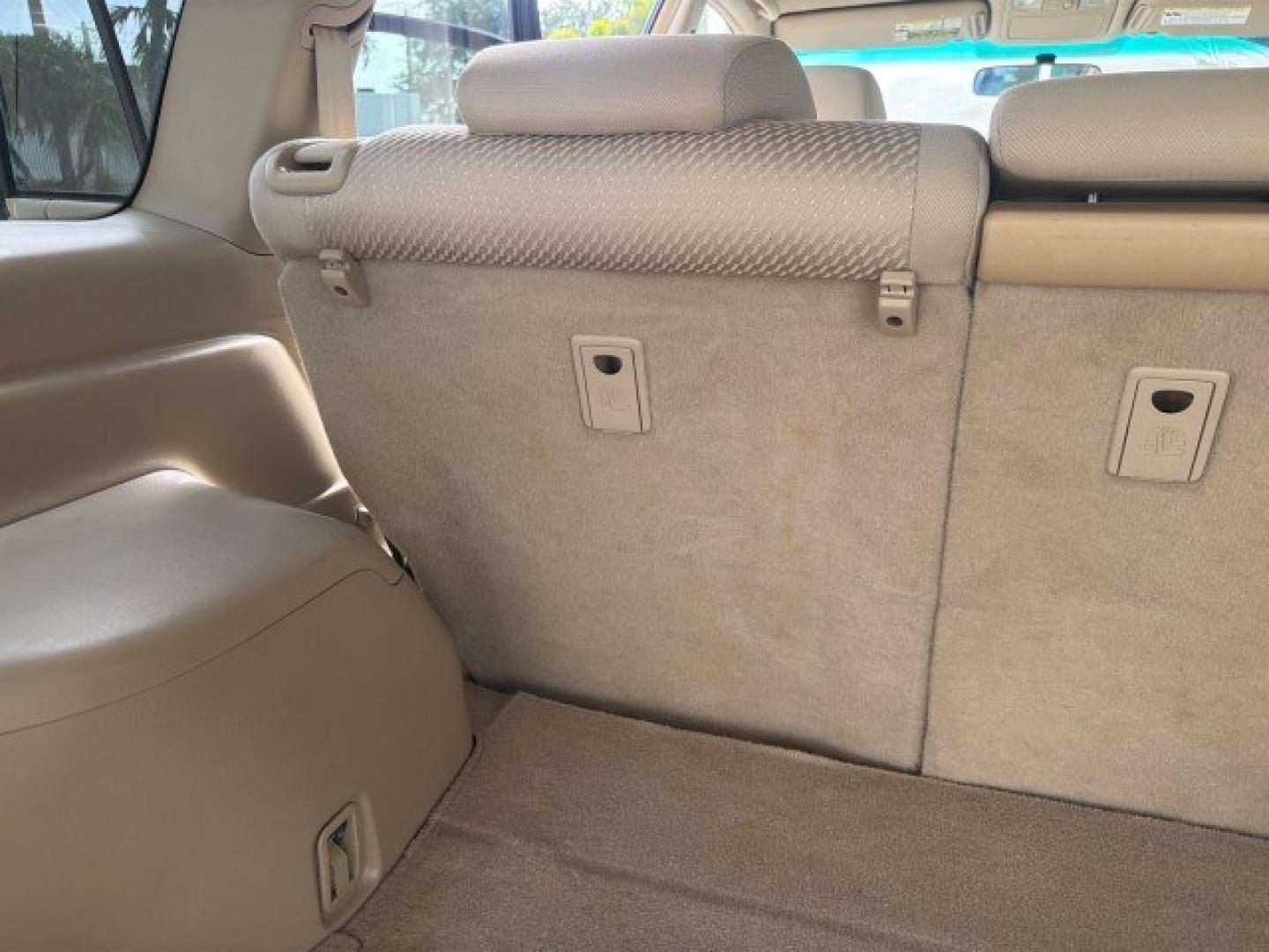 2007 Sonora Gold Pearl /Ivory Toyota Highlander LOW MILES 58,814 1 OWNER (JTEGD21A270) with an 2.4L DOHC SFI 16-Valve VVT-i 4-Cyl Engine engine, Automatic transmission, located at 4701 North Dixie Hwy, Pompano Beach, FL, 33064, (954) 422-2889, 26.240938, -80.123474 - OUR WEBPAGE FLORIDACARS1.COM HAS OVER 100 PHOTOS AND FREE CARFAX LINK 2007 Toyota Highlander 1 OWNER 4 Door Wagon/Sport Utility 2.4L I4 F DOHC 16V Gasoline 28 MPG Front Wheel Drive Features ABS Brakes Air Conditioning AM/FM Stereo Automatic Transmission Cassette Player CD Audio Cloth Seats Cruise Co- Photo#98