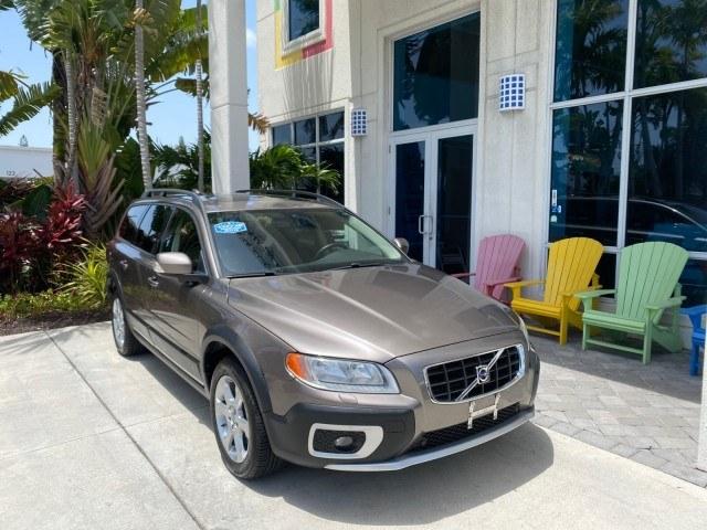 2009 Oyster Grey Metallic /Off Black Volvo XC70 3.0T AWD WAGON LOW MILES 78,683 (YV4BZ992X91) with an 3.0L DOHC 24-Valve Turbocharged I6 Engine engine, Automatic transmission, located at 4701 North Dixie Hwy, Pompano Beach, FL, 33064, (954) 422-2889, 26.240938, -80.123474 - OUR WEBPAGE FLORIDACARS1.COM HAS OVER 100 PHOTOS AND FREE CARFAX LINK 2009 Volvo XC70 T6 4WD 4 Door Wagon/Sport Utility 3.0L I6 F DOHC 24V Gasoline 22 MPG All Wheel Drive Features 4WD/AWD ABS Brakes Air Conditioning Alloy Wheels AM/FM Stereo Automatic Transmission Auxiliary Audio Input Bluetooth Tec- Photo#1