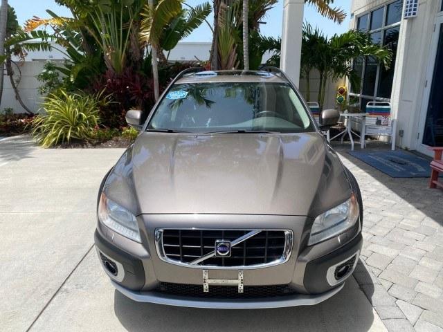 2009 Oyster Grey Metallic /Off Black Volvo XC70 3.0T AWD WAGON LOW MILES 78,683 (YV4BZ992X91) with an 3.0L DOHC 24-Valve Turbocharged I6 Engine engine, Automatic transmission, located at 4701 North Dixie Hwy, Pompano Beach, FL, 33064, (954) 422-2889, 26.240938, -80.123474 - OUR WEBPAGE FLORIDACARS1.COM HAS OVER 100 PHOTOS AND FREE CARFAX LINK 2009 Volvo XC70 T6 4WD 4 Door Wagon/Sport Utility 3.0L I6 F DOHC 24V Gasoline 22 MPG All Wheel Drive Features 4WD/AWD ABS Brakes Air Conditioning Alloy Wheels AM/FM Stereo Automatic Transmission Auxiliary Audio Input Bluetooth Tec- Photo#2