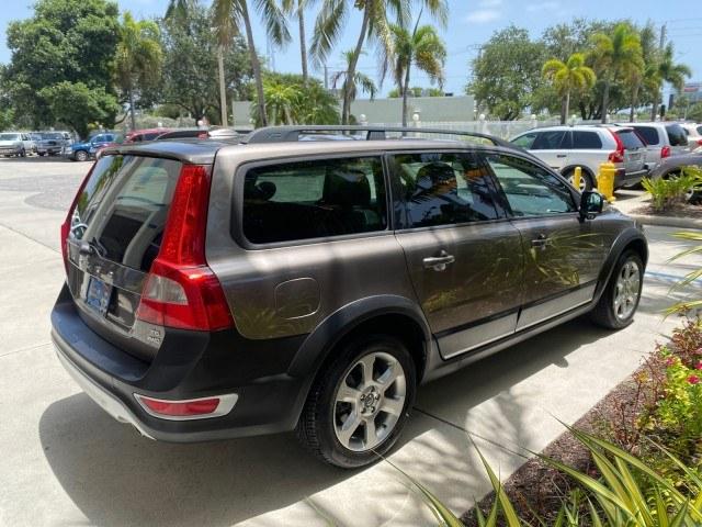 2009 Oyster Grey Metallic /Off Black Volvo XC70 3.0T AWD WAGON LOW MILES 78,683 (YV4BZ992X91) with an 3.0L DOHC 24-Valve Turbocharged I6 Engine engine, Automatic transmission, located at 4701 North Dixie Hwy, Pompano Beach, FL, 33064, (954) 422-2889, 26.240938, -80.123474 - OUR WEBPAGE FLORIDACARS1.COM HAS OVER 100 PHOTOS AND FREE CARFAX LINK 2009 Volvo XC70 T6 4WD 4 Door Wagon/Sport Utility 3.0L I6 F DOHC 24V Gasoline 22 MPG All Wheel Drive Features 4WD/AWD ABS Brakes Air Conditioning Alloy Wheels AM/FM Stereo Automatic Transmission Auxiliary Audio Input Bluetooth Tec- Photo#7