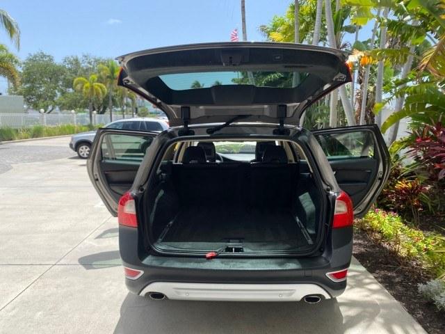 2009 Oyster Grey Metallic /Off Black Volvo XC70 3.0T AWD WAGON LOW MILES 78,683 (YV4BZ992X91) with an 3.0L DOHC 24-Valve Turbocharged I6 Engine engine, Automatic transmission, located at 4701 North Dixie Hwy, Pompano Beach, FL, 33064, (954) 422-2889, 26.240938, -80.123474 - OUR WEBPAGE FLORIDACARS1.COM HAS OVER 100 PHOTOS AND FREE CARFAX LINK 2009 Volvo XC70 T6 4WD 4 Door Wagon/Sport Utility 3.0L I6 F DOHC 24V Gasoline 22 MPG All Wheel Drive Features 4WD/AWD ABS Brakes Air Conditioning Alloy Wheels AM/FM Stereo Automatic Transmission Auxiliary Audio Input Bluetooth Tec- Photo#15