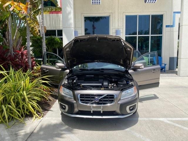 2009 Oyster Grey Metallic /Off Black Volvo XC70 3.0T AWD WAGON LOW MILES 78,683 (YV4BZ992X91) with an 3.0L DOHC 24-Valve Turbocharged I6 Engine engine, Automatic transmission, located at 4701 North Dixie Hwy, Pompano Beach, FL, 33064, (954) 422-2889, 26.240938, -80.123474 - OUR WEBPAGE FLORIDACARS1.COM HAS OVER 100 PHOTOS AND FREE CARFAX LINK 2009 Volvo XC70 T6 4WD 4 Door Wagon/Sport Utility 3.0L I6 F DOHC 24V Gasoline 22 MPG All Wheel Drive Features 4WD/AWD ABS Brakes Air Conditioning Alloy Wheels AM/FM Stereo Automatic Transmission Auxiliary Audio Input Bluetooth Tec- Photo#16