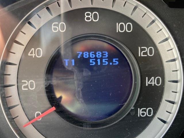 2009 Oyster Grey Metallic /Off Black Volvo XC70 3.0T AWD WAGON LOW MILES 78,683 (YV4BZ992X91) with an 3.0L DOHC 24-Valve Turbocharged I6 Engine engine, Automatic transmission, located at 4701 North Dixie Hwy, Pompano Beach, FL, 33064, (954) 422-2889, 26.240938, -80.123474 - OUR WEBPAGE FLORIDACARS1.COM HAS OVER 100 PHOTOS AND FREE CARFAX LINK 2009 Volvo XC70 T6 4WD 4 Door Wagon/Sport Utility 3.0L I6 F DOHC 24V Gasoline 22 MPG All Wheel Drive Features 4WD/AWD ABS Brakes Air Conditioning Alloy Wheels AM/FM Stereo Automatic Transmission Auxiliary Audio Input Bluetooth Tec- Photo#18