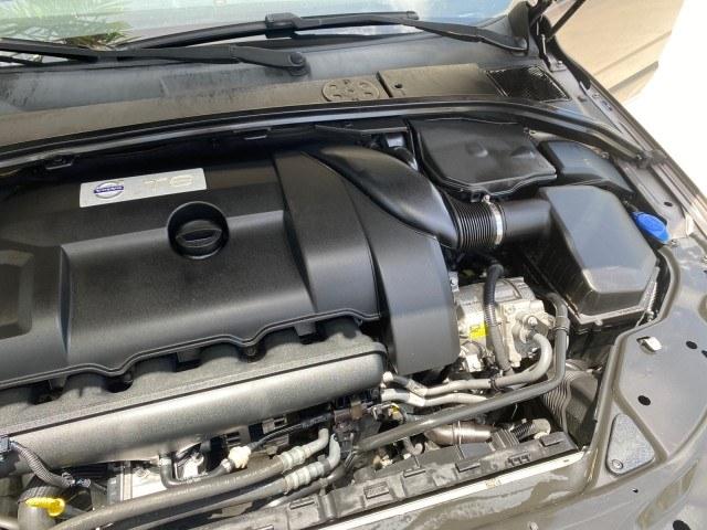 2009 Oyster Grey Metallic /Off Black Volvo XC70 3.0T AWD WAGON LOW MILES 78,683 (YV4BZ992X91) with an 3.0L DOHC 24-Valve Turbocharged I6 Engine engine, Automatic transmission, located at 4701 North Dixie Hwy, Pompano Beach, FL, 33064, (954) 422-2889, 26.240938, -80.123474 - OUR WEBPAGE FLORIDACARS1.COM HAS OVER 100 PHOTOS AND FREE CARFAX LINK 2009 Volvo XC70 T6 4WD 4 Door Wagon/Sport Utility 3.0L I6 F DOHC 24V Gasoline 22 MPG All Wheel Drive Features 4WD/AWD ABS Brakes Air Conditioning Alloy Wheels AM/FM Stereo Automatic Transmission Auxiliary Audio Input Bluetooth Tec- Photo#25