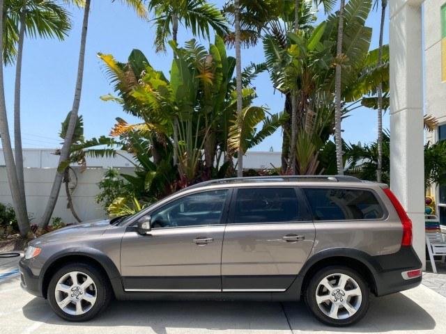 2009 Oyster Grey Metallic /Off Black Volvo XC70 3.0T AWD WAGON LOW MILES 78,683 (YV4BZ992X91) with an 3.0L DOHC 24-Valve Turbocharged I6 Engine engine, Automatic transmission, located at 4701 North Dixie Hwy, Pompano Beach, FL, 33064, (954) 422-2889, 26.240938, -80.123474 - OUR WEBPAGE FLORIDACARS1.COM HAS OVER 100 PHOTOS AND FREE CARFAX LINK 2009 Volvo XC70 T6 4WD 4 Door Wagon/Sport Utility 3.0L I6 F DOHC 24V Gasoline 22 MPG All Wheel Drive Features 4WD/AWD ABS Brakes Air Conditioning Alloy Wheels AM/FM Stereo Automatic Transmission Auxiliary Audio Input Bluetooth Tec- Photo#31